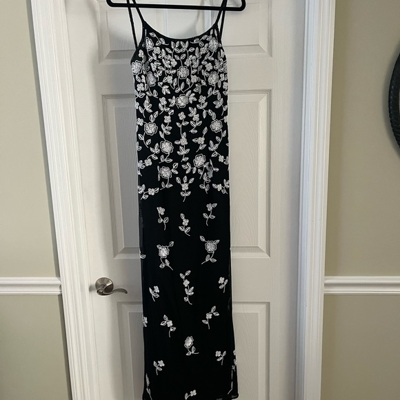 Formal Dress - Picture 3 of 4